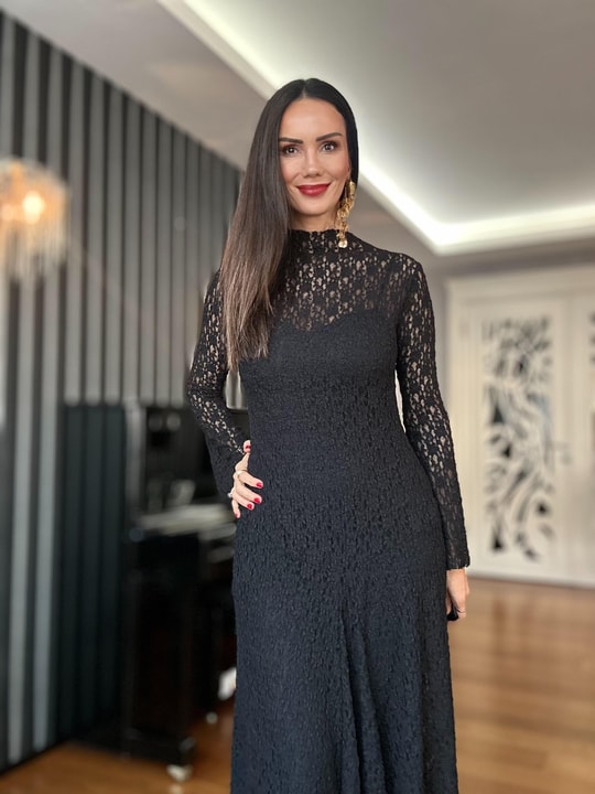 Siyah Eteği Volanlı Maxi Dantel  Elbise