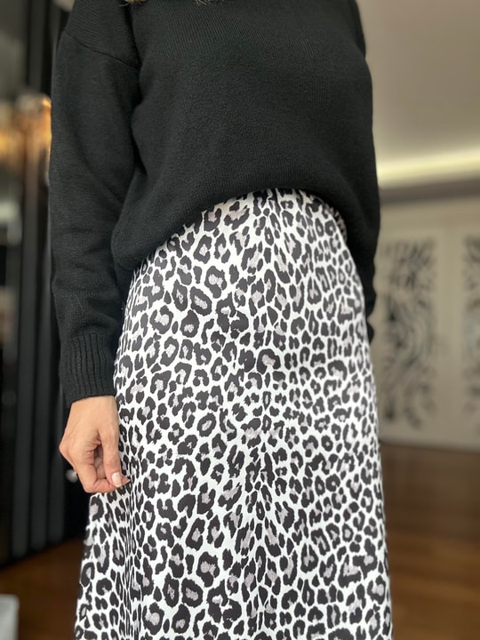 Siyah Gri Leopar Desenli Saten Etek