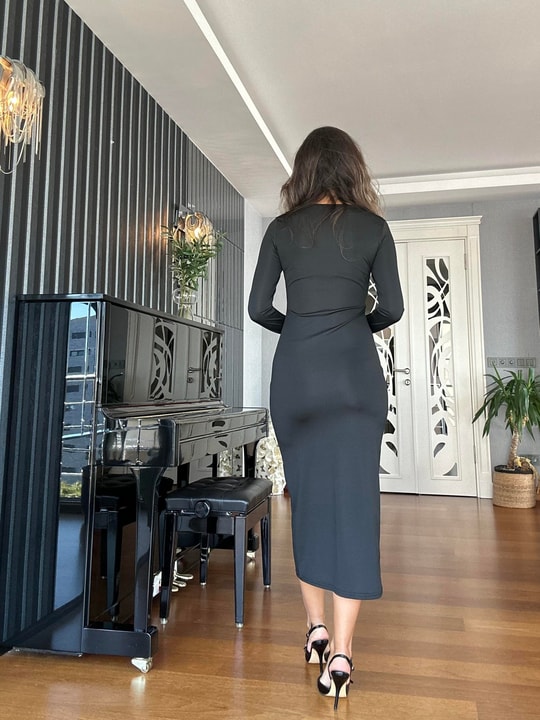 Siyah Parmak Geçmeli Kalem Elbise