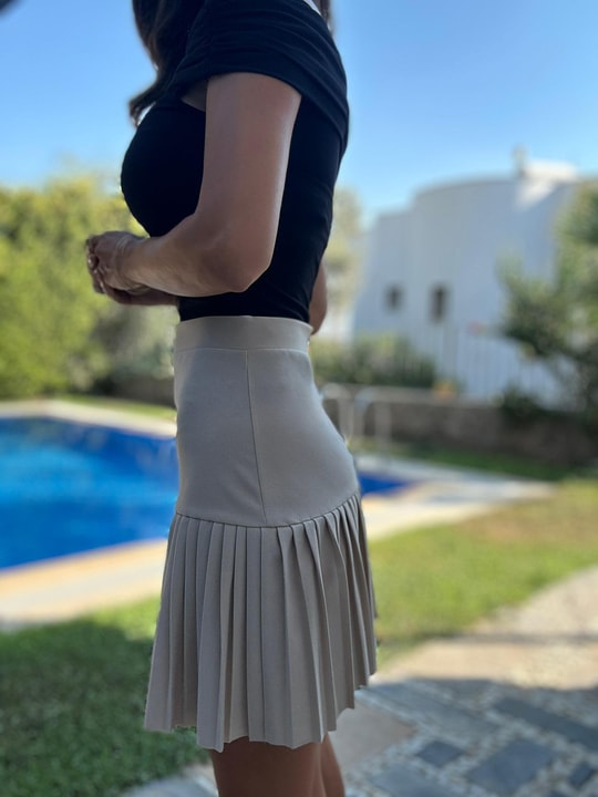 Taş Sık Piliseli Mini Etek