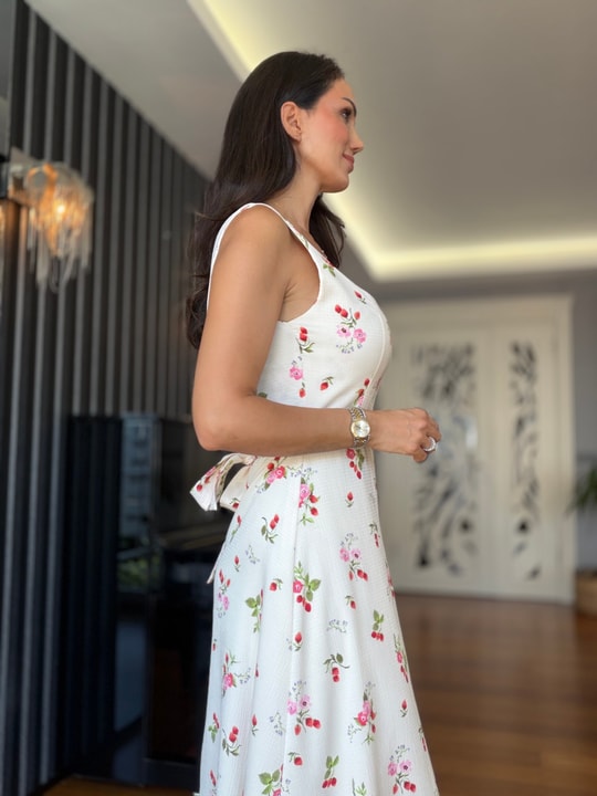 Çilek Desenli Kare Yaka Elbise