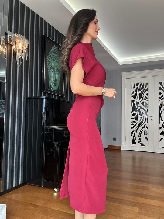 Drape Detaylı Yırtmaçlı Bordo Elbise