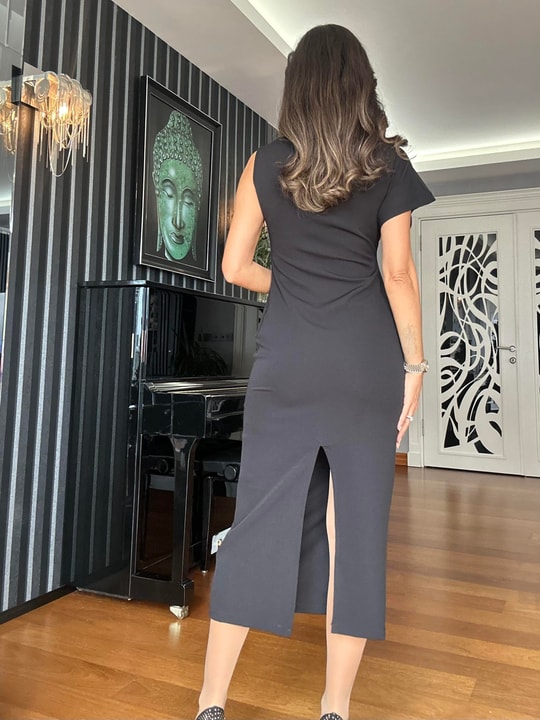 Drape Detaylı Yırtmaçlı Siyah Elbise