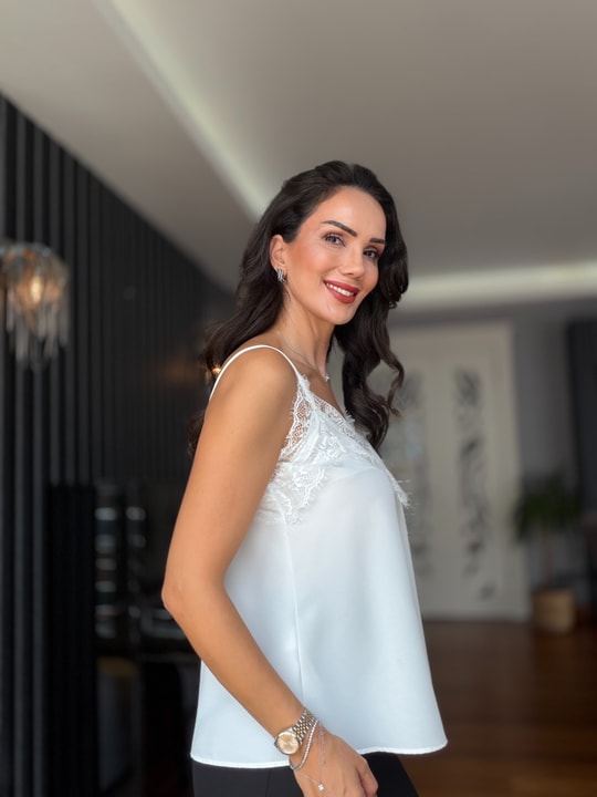 Ekru Saten Dantelli Askılı  Bluz