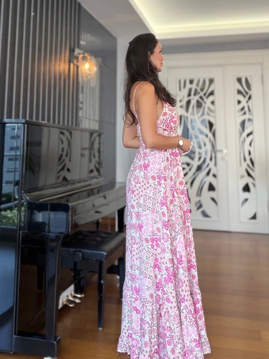 Pembe Çiçek Desenli Askılı Maxi Elbise