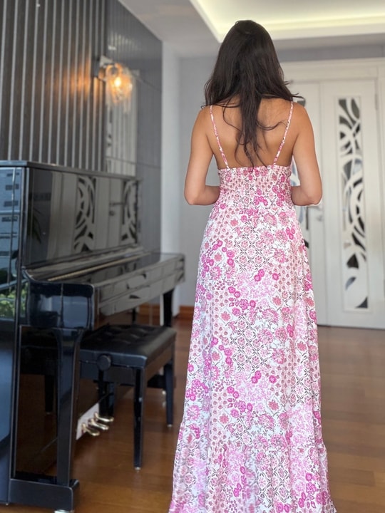 Pembe Çiçek Desenli Askılı Maxi Elbise