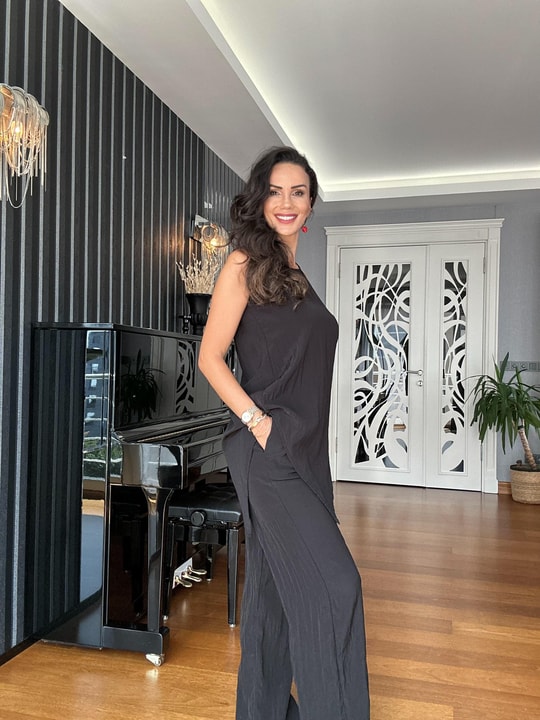 Siyah Çapraz Kesim Takım 