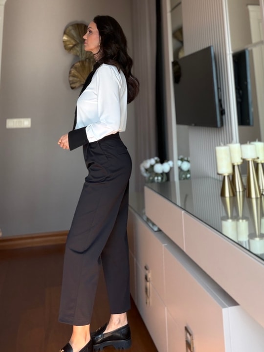 Siyah Havuç Kesim Kemerli Pantolon
