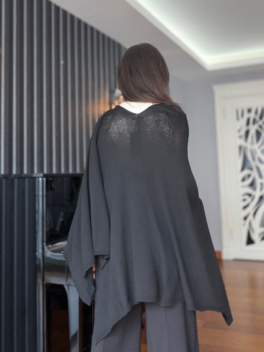 Siyah Panço Model İnce Triko