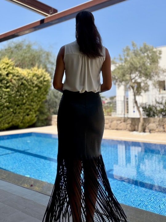 Siyah Püsküllü Deri Etek