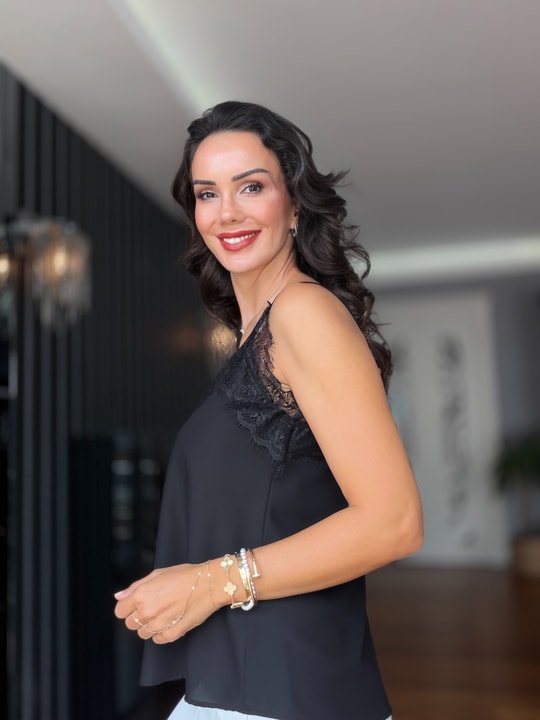 Siyah Saten Dantelli Askılı  Bluz