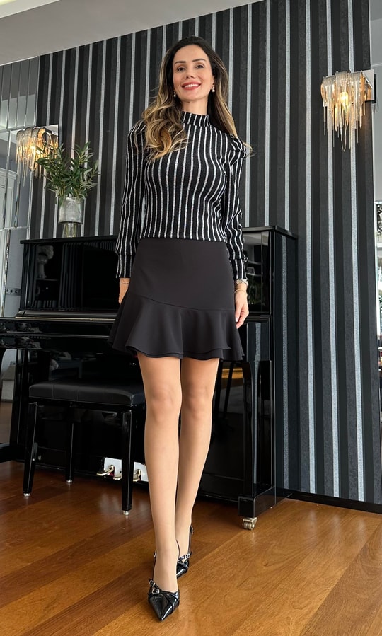 Siyah Volanlı Mini Etek