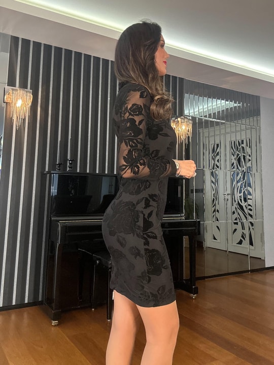 Tül Üzeri Gül Desenli  Elbise