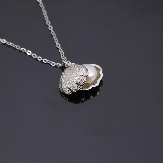 İstiridyeye Gizlenmiş İnci Silver Zincirli Kolye 