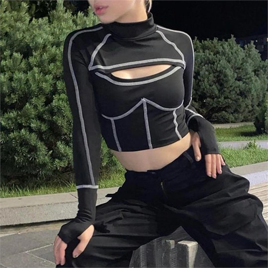 Siyah Göğüs Dekolteli Beyaz Dikişli Uzun Kollu Crop 