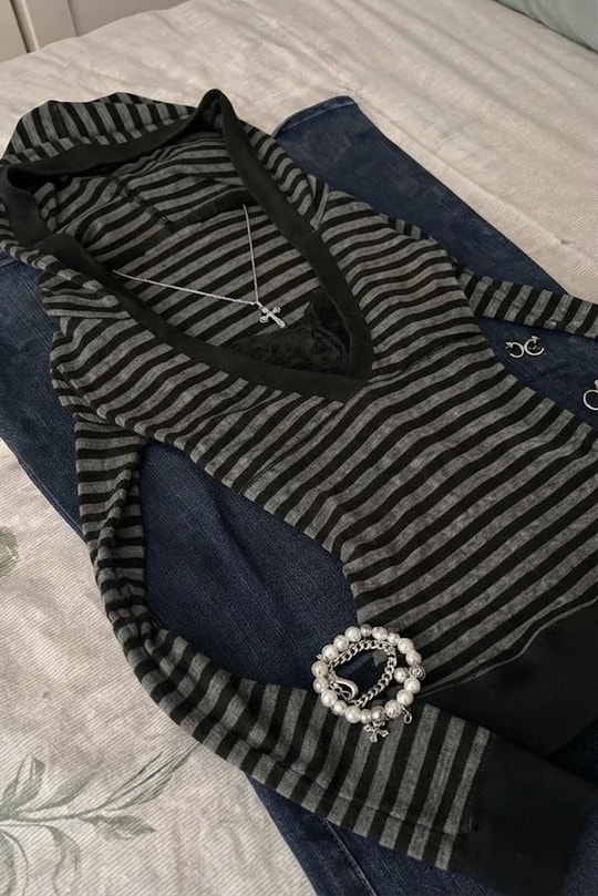 Antrasit Siyah Çizgili Kapüşonlu Gotik Y2K Uzun Kollu Crop