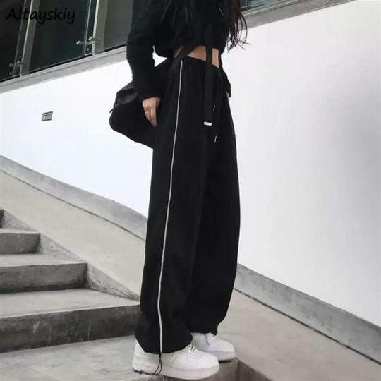Basic Beyaz Şeritli Siyah Eşofman