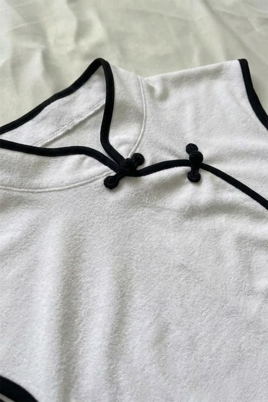 Beyaz Mandarin Yaka Siyah Şeritli Qipao Y2K Kısa Kollu Crop