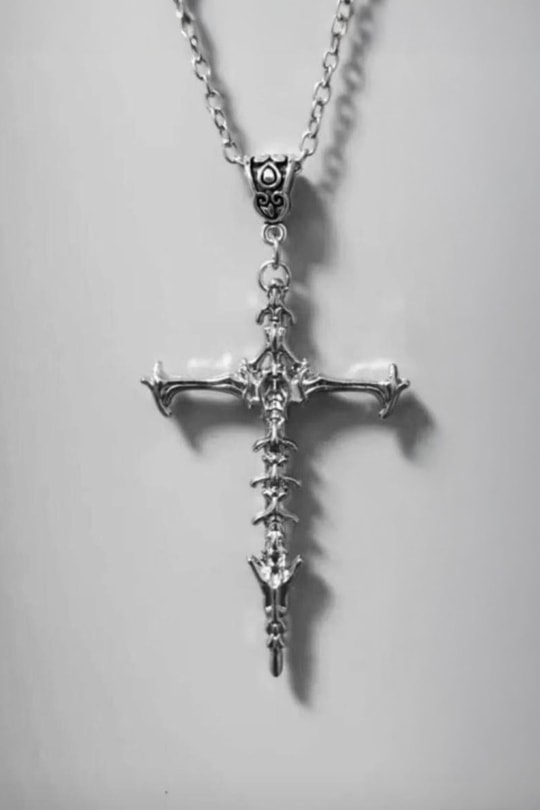Silver Gotik İskelet Haç Kolye