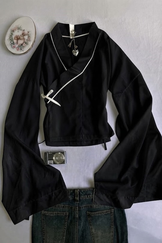 Siyah Beyaz Şeritli Fiyonk Detaylı Y2K Uzun Kollu Qipao