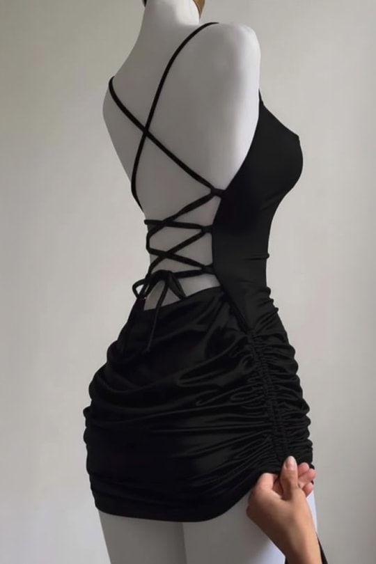 Siyah Büzgülü Sırt İpli & Dekolteli Askılı Gotik Dalgıç Kumaş Grunge Y2K Elbise