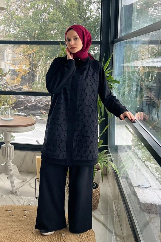 Çiçek Nakış Desenli Eşofman Takım