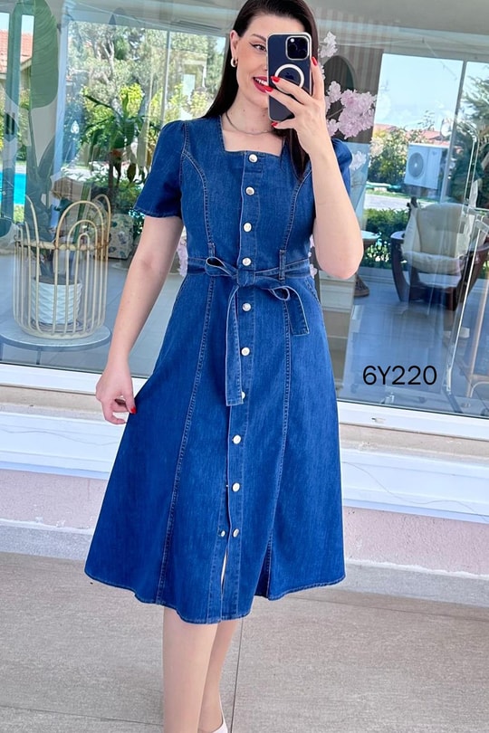 Kare Yaka Çıtçıtlı Kot Elbise