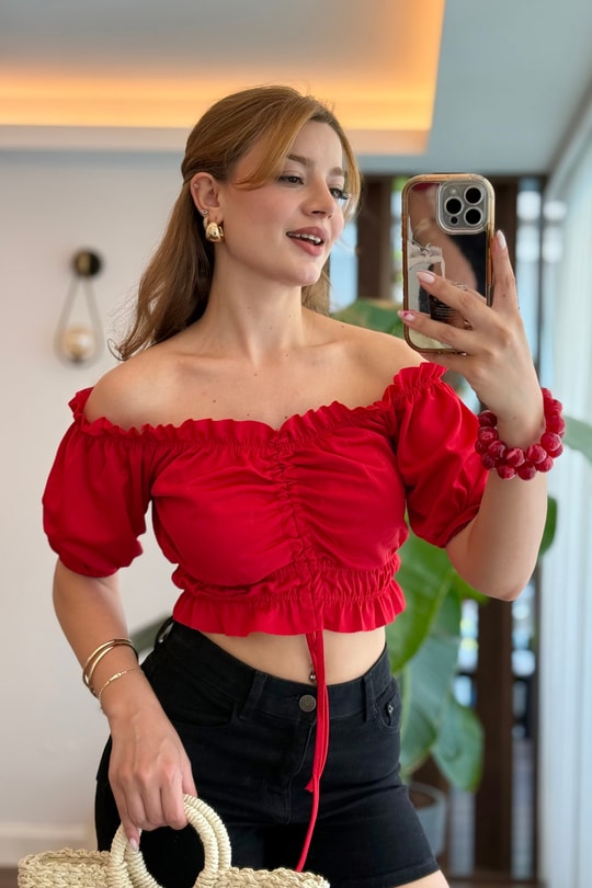 Madonna Yaka Büzgülü Crop Bluz Kırmızı