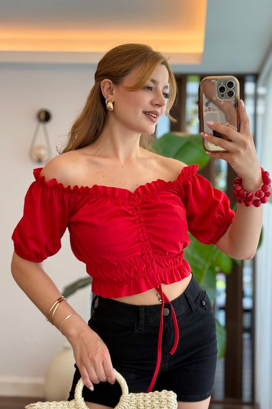 Madonna Yaka Büzgülü Crop Bluz Kırmızı