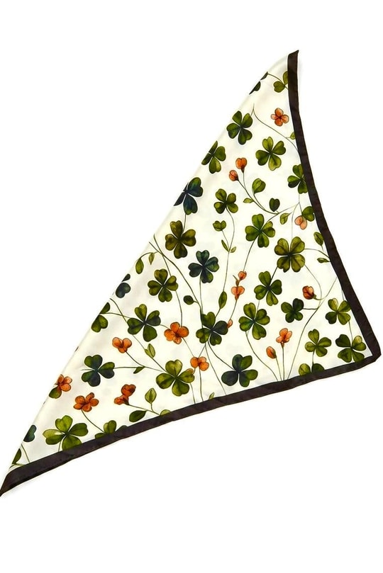 Kadın Yeşil Çiçek Detaylı 45X45cm Ölçülü Fular Bej