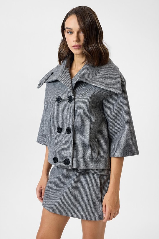 Pili Detaylı Diyagonel Kaşe Ceket