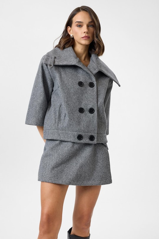 Pili Detaylı Diyagonel Kaşe Ceket