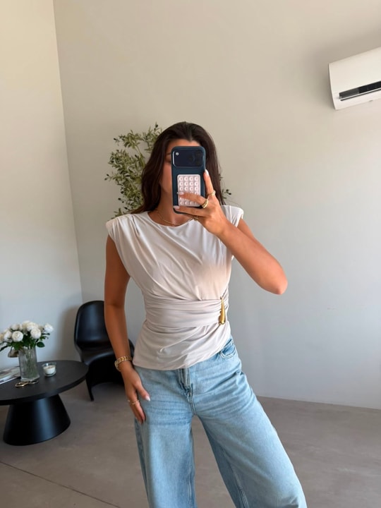 Bej Gold Detaylı Vatkalı Bluz