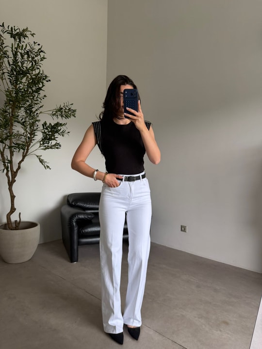 Beyaz Siyah Kemerli Straight Jean