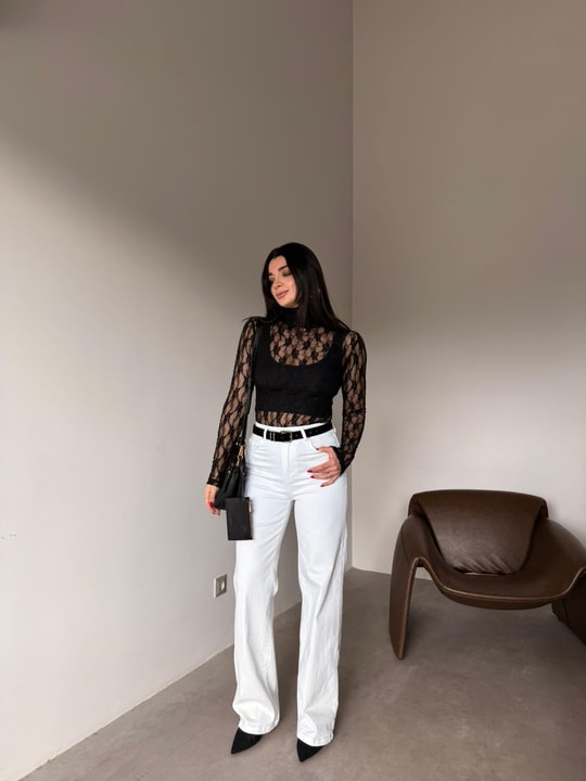 Beyaz Siyah Kemerli Straight Jean