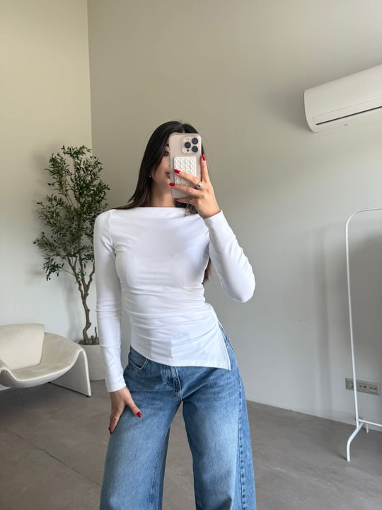 Beyaz Yanı Büzgülü Kayık Yaka Bluz
