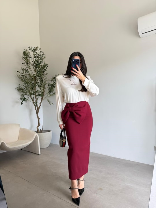 Bordo Yırtmaçlı Fiyonklu Kalem Etek