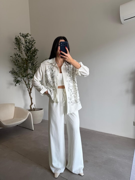 Ekru Boncuk İşlemeli Oversize Takım