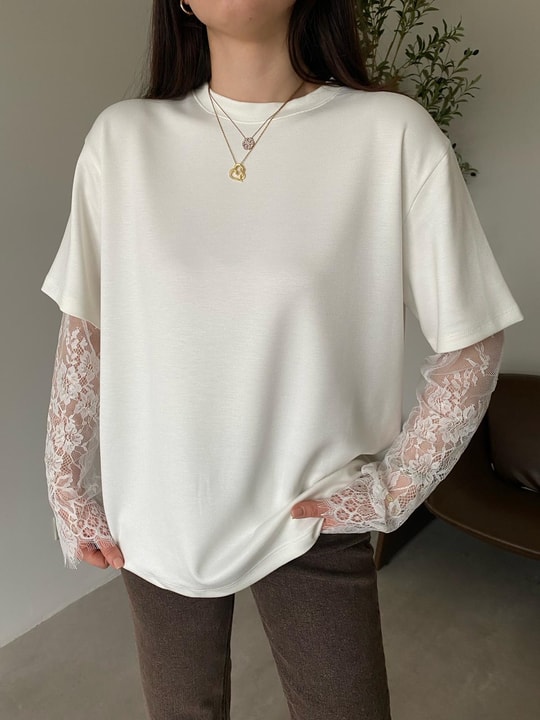 Ekru Dantelli Tişört Bluz