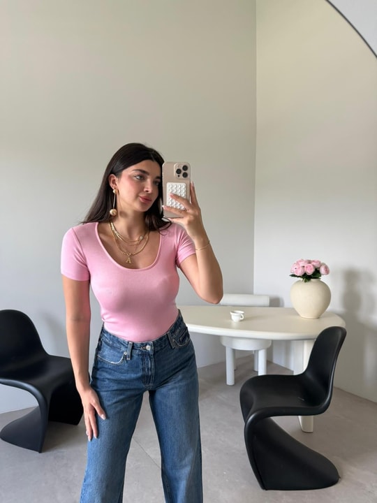 Pembe Yuvarlak Yaka Yumuşak Dokulu Tişört
