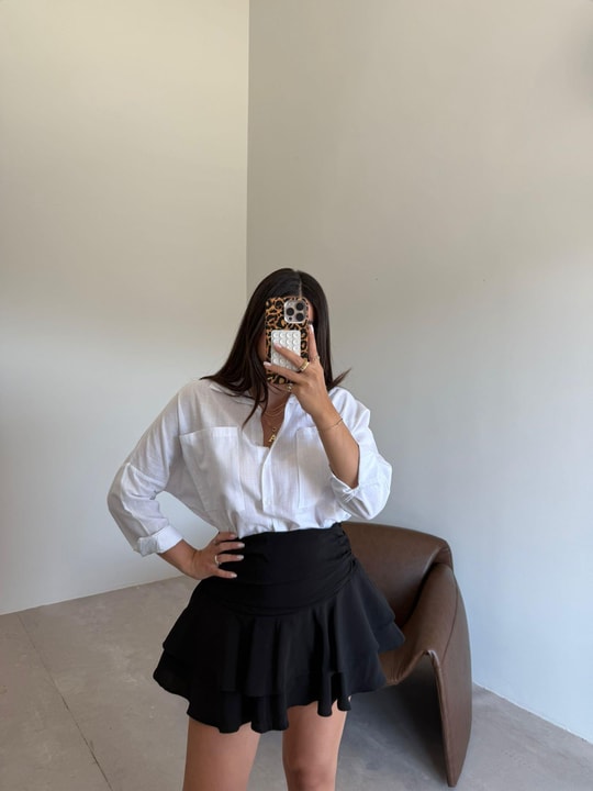 Siyah Büzgülü Volanlı Şortlu Mini Etek