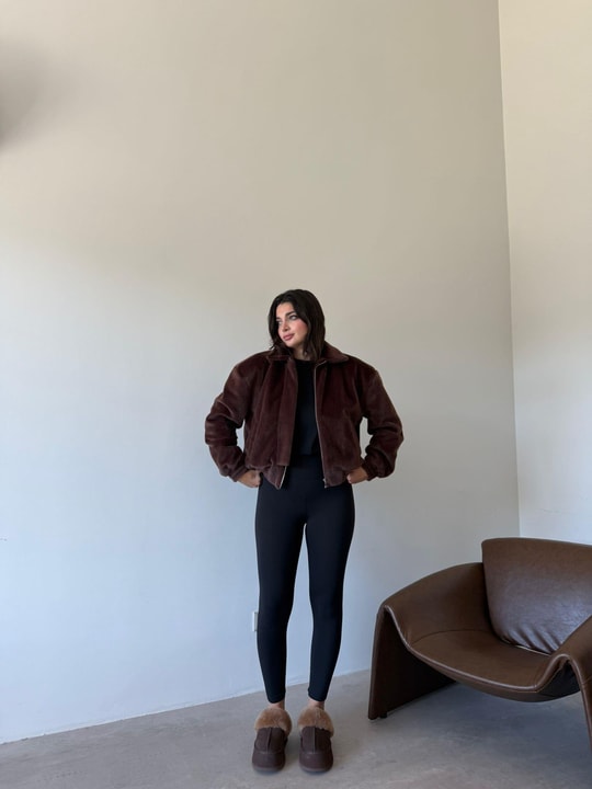 Siyah Toparlayıcı Likralı Sporcu Tayt