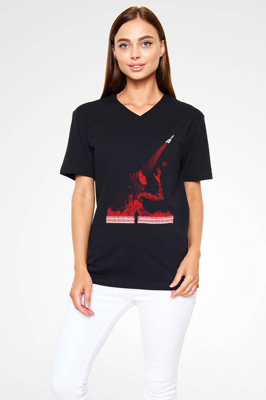 Carrie Siyah Unisex V Yaka Tişört