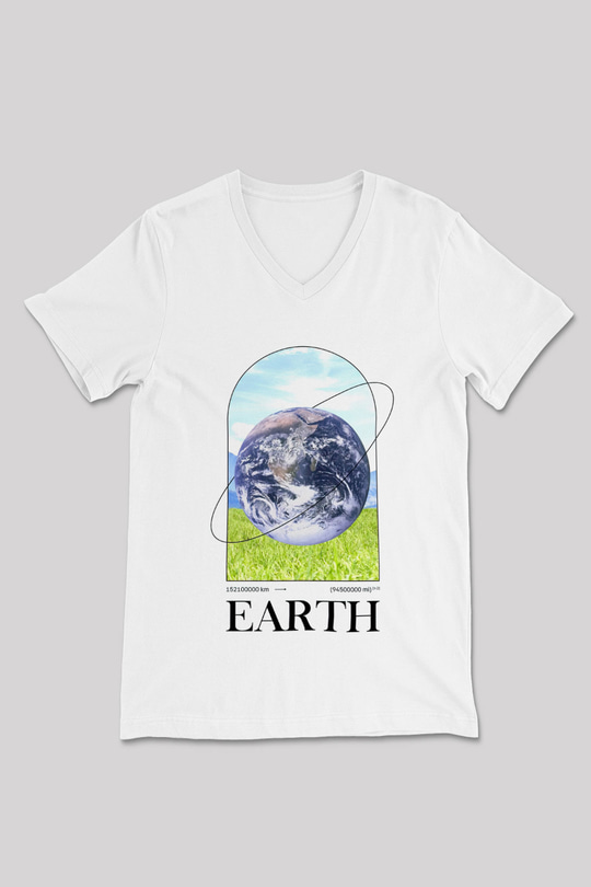 Dünya Baskılı Unisex V Yaka Beyaz Tişört - Tshirt