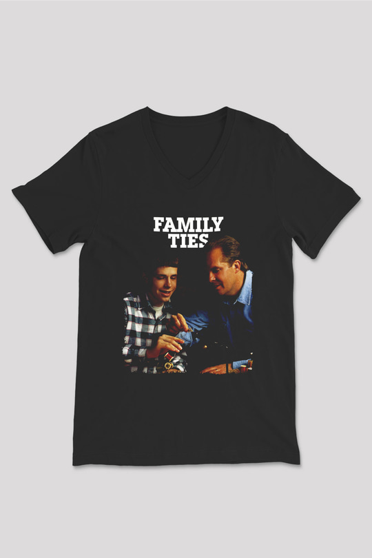 Family Ties Siyah Unisex  V Yaka Tişört