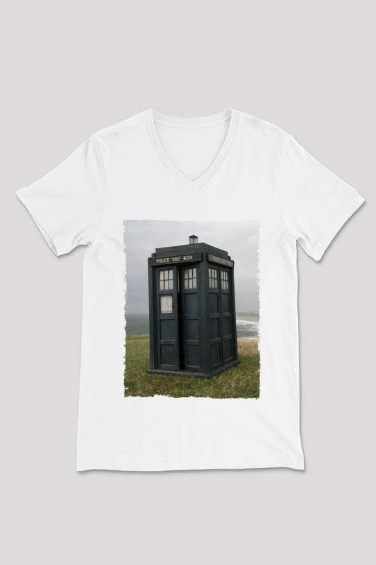 Unisex Tardis - Doctor Who Baskılı Beyaz V Yaka Tshirt