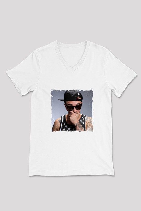 Chris Webby Baskılı Beyaz V Yaka Unisex Tişört