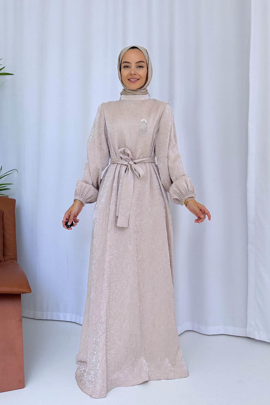 Broş Detay Elbise - Bej