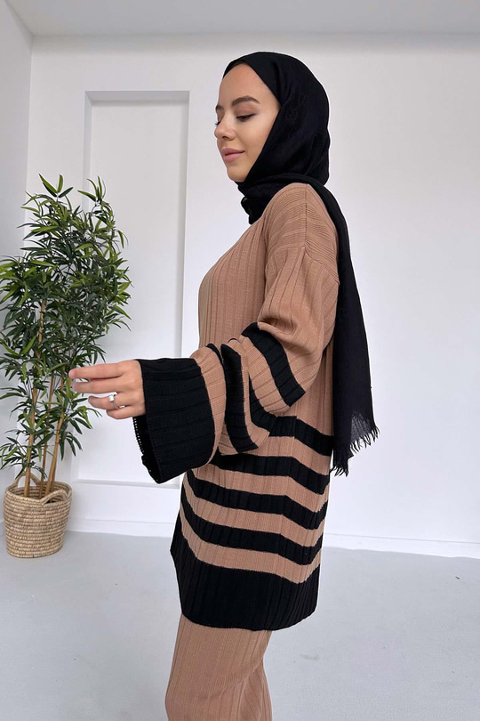 Çift Renk Çizgili Triko Takım - Camel