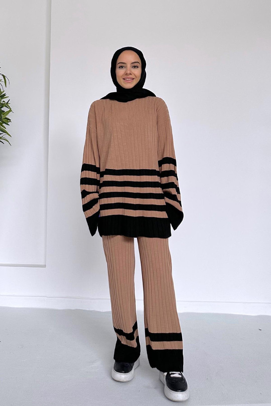 Çift Renk Çizgili Triko Takım - Camel